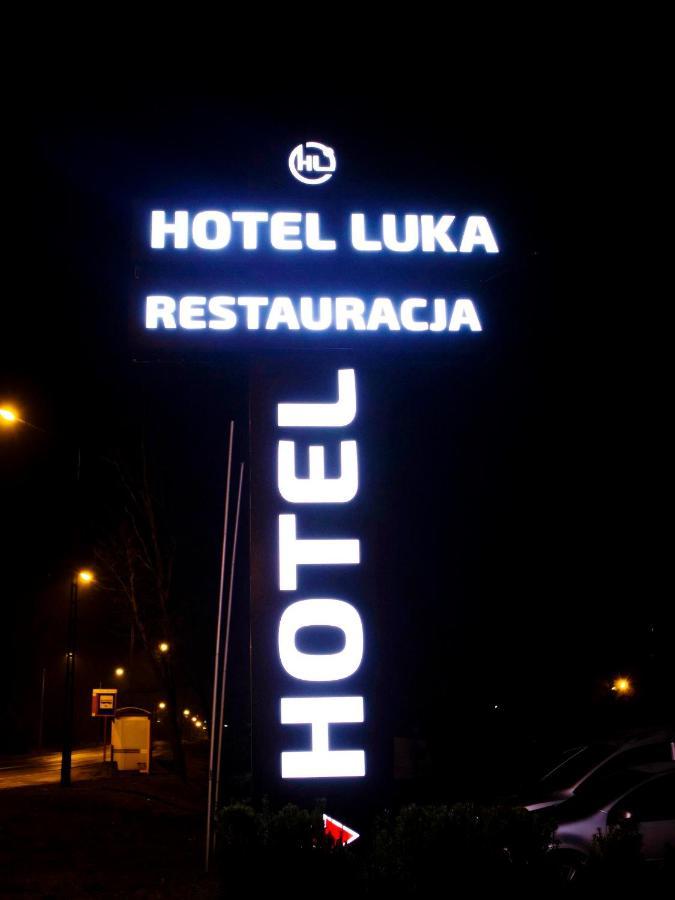 Hotel Luka Radom Bagian luar foto