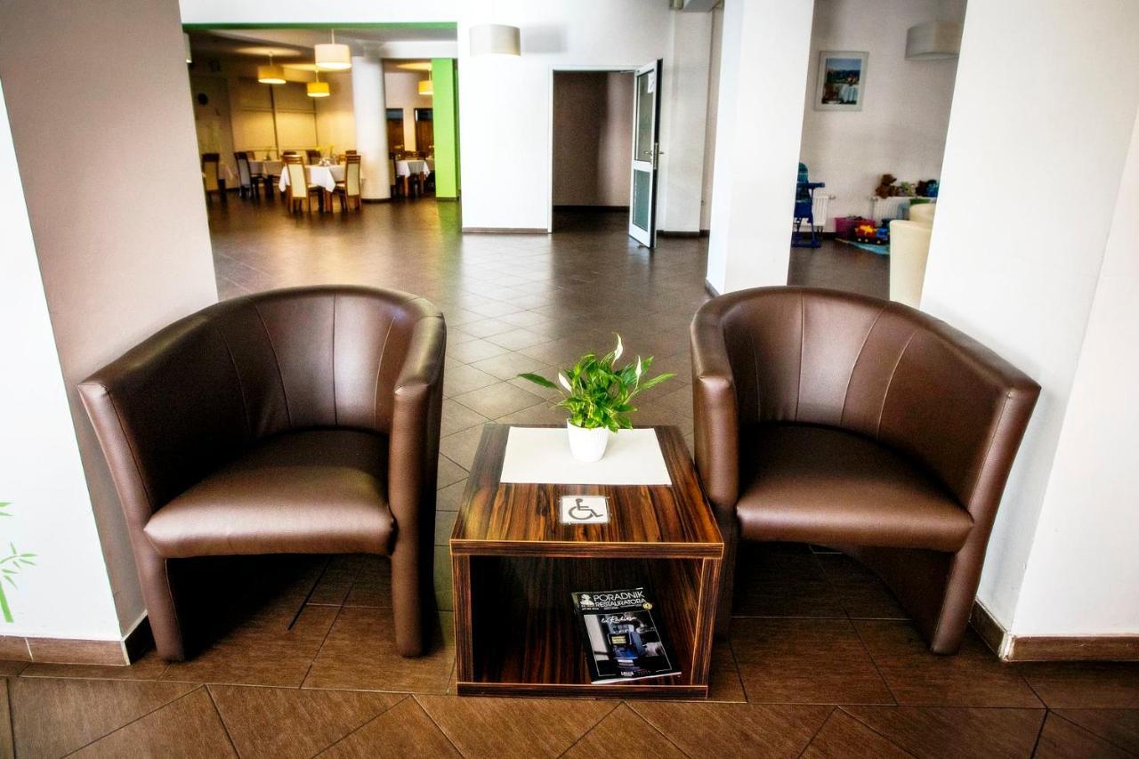 Hotel Luka Radom Bagian luar foto
