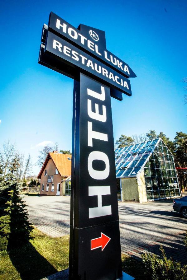 Hotel Luka Radom Bagian luar foto