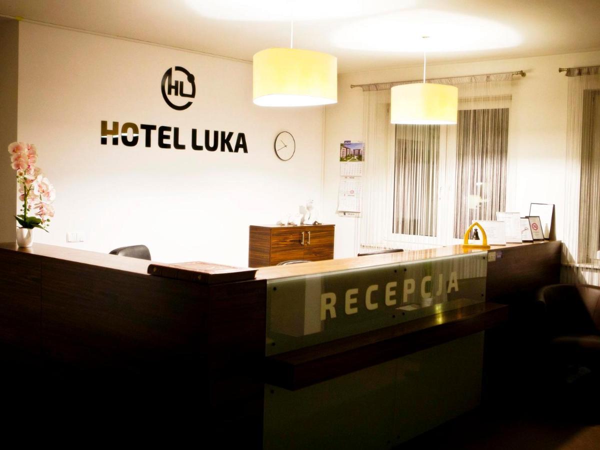 Hotel Luka Radom Bagian luar foto