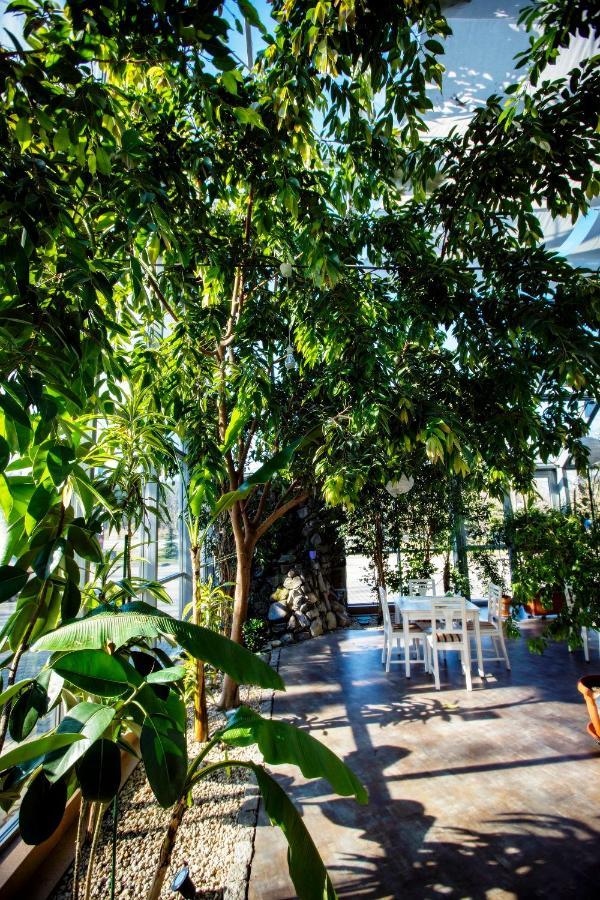 Hotel Luka Radom Bagian luar foto