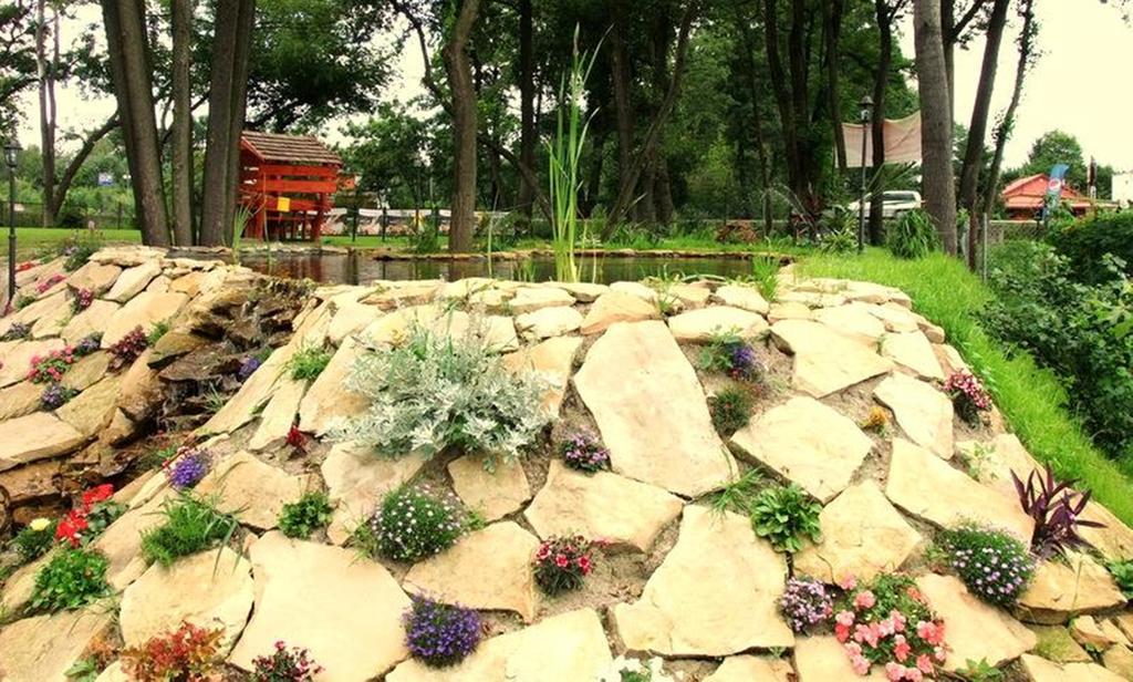Hotel Luka Radom Bagian luar foto