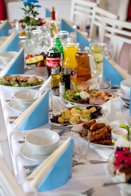 Hotel Luka Radom Bagian luar foto